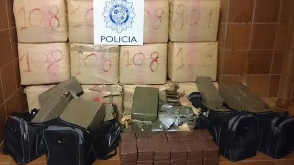 22 detenidos y 840 kg de hachís incautados en una operación contra el tráfico de drogas