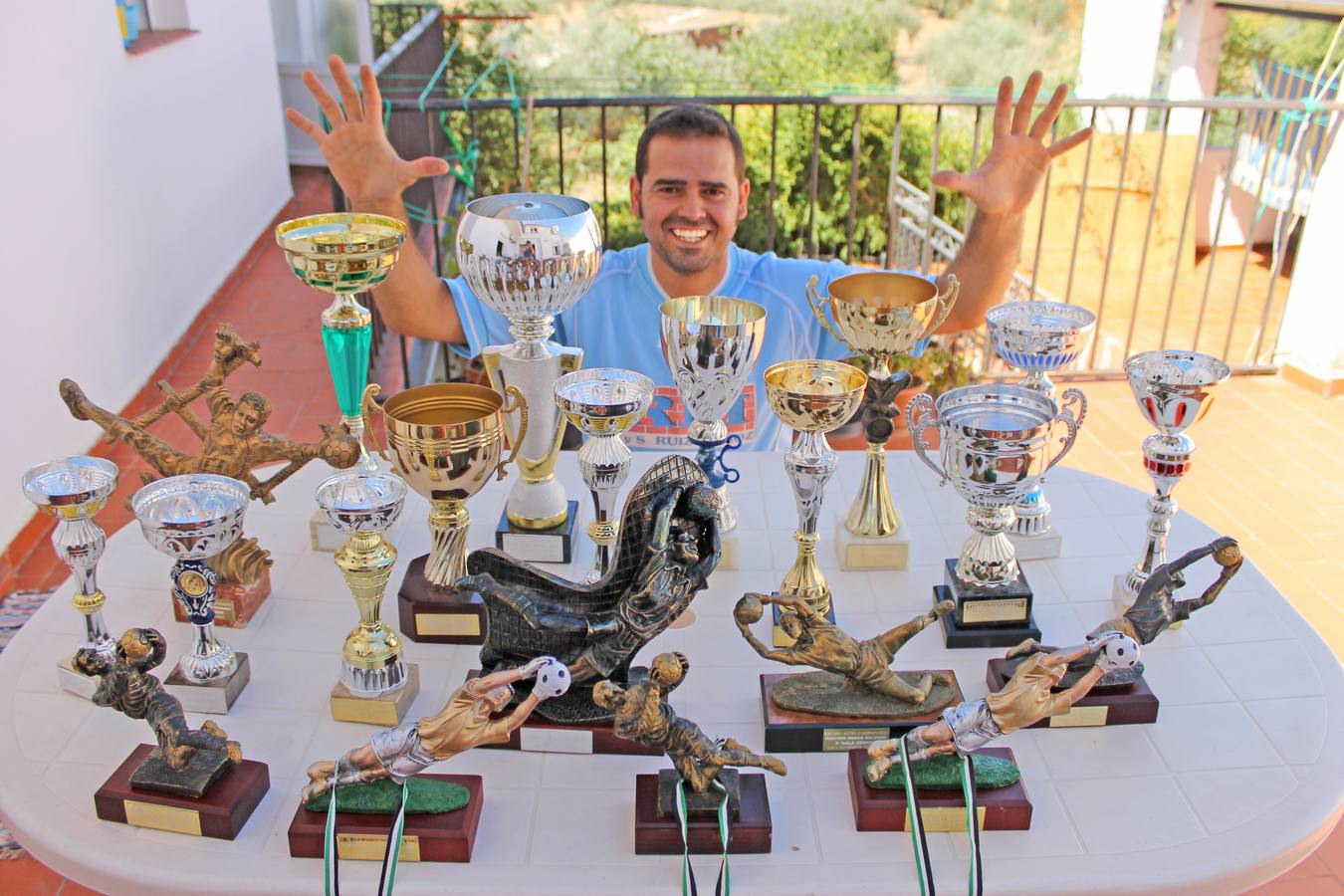 Un muro infranqueable bajo palos