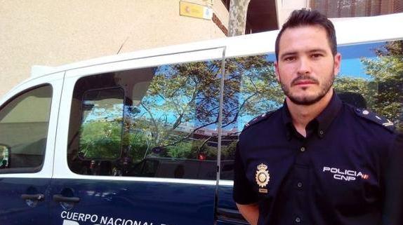 Un policía fuera de servicio salva la vida a dos niños que se ahogaban en Mallorca