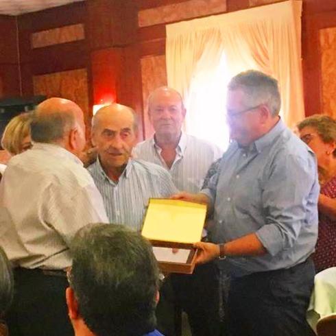 Nuestros mayores disfrutan de su tradicional comida de convivencia y hermandad