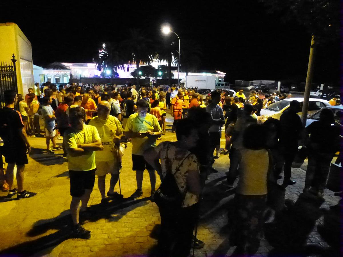 Más de 250 senderistas recorren la octava ruta nocturna