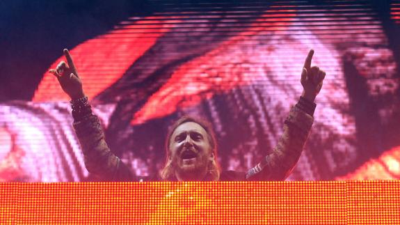 El 'Stone & Music Festival' arranca con miles de personas vibrando al ritmo de David Guetta