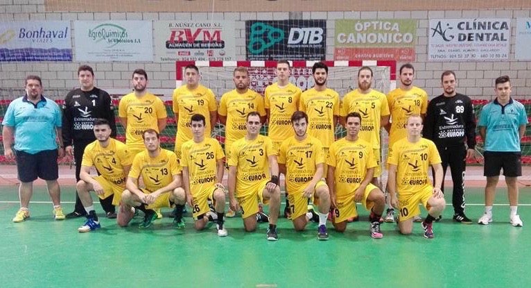 El BM Villafranca se presenta ante su afición con victoria (27-21) contra el Moguer