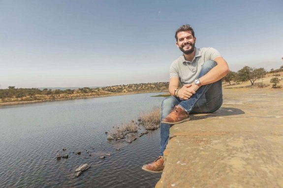 «Los jóvenes tienen que comprometerse, no sólo debatir en la barra del bar»