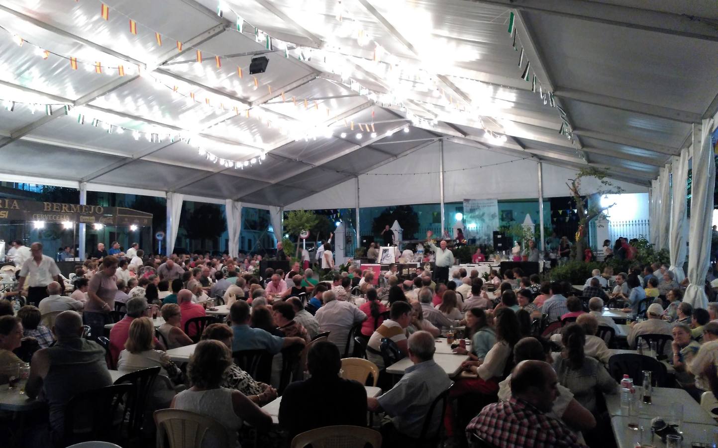 Se recaudan 12.700 euros en la subasta de regalos a la Virgen de las Nieves