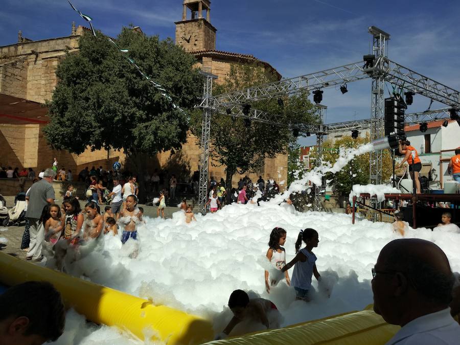 Más de 15000 asistentes llenan los 25 actos festivos programados en la localidad