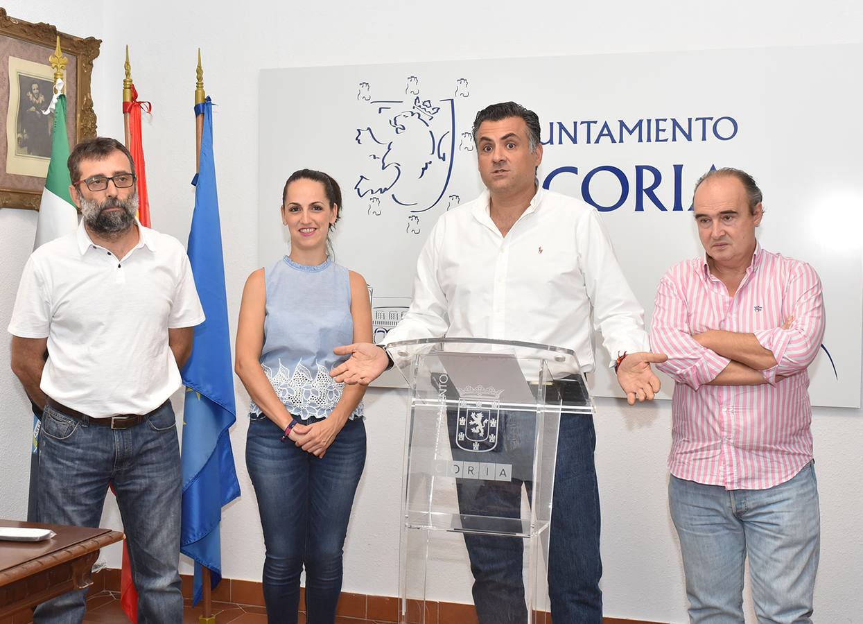 El alcalde contesta a las acusaciones vertidas por el portavoz socialista