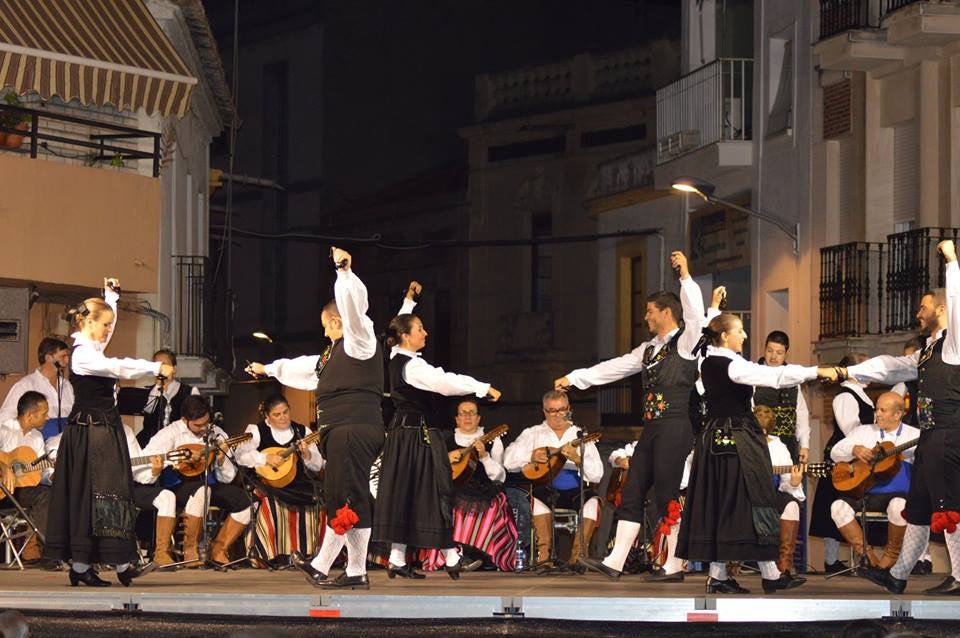 El grupo Caramancho actuó en los actos del Día de Extremadura