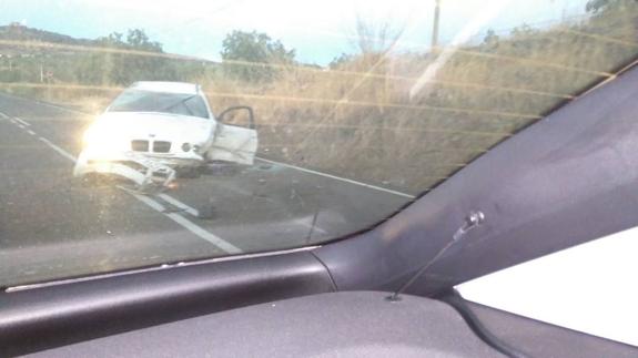 Cuatro heridos en el choque entre dos vehículos cerca de Salvatierra de los Barros