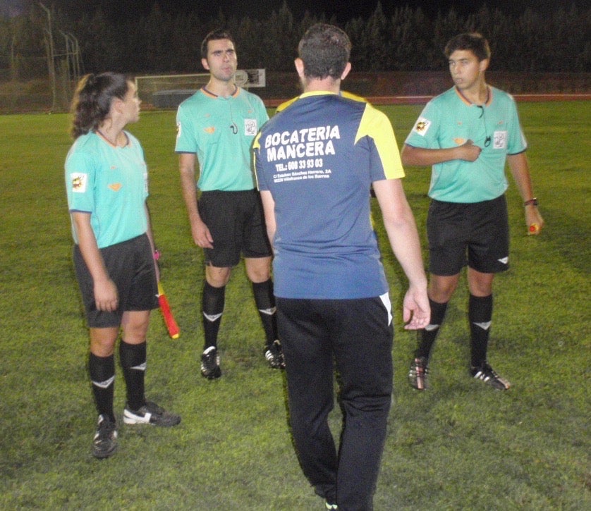 Escándalo arbitral en el Villafranca-Usagre (2-2)