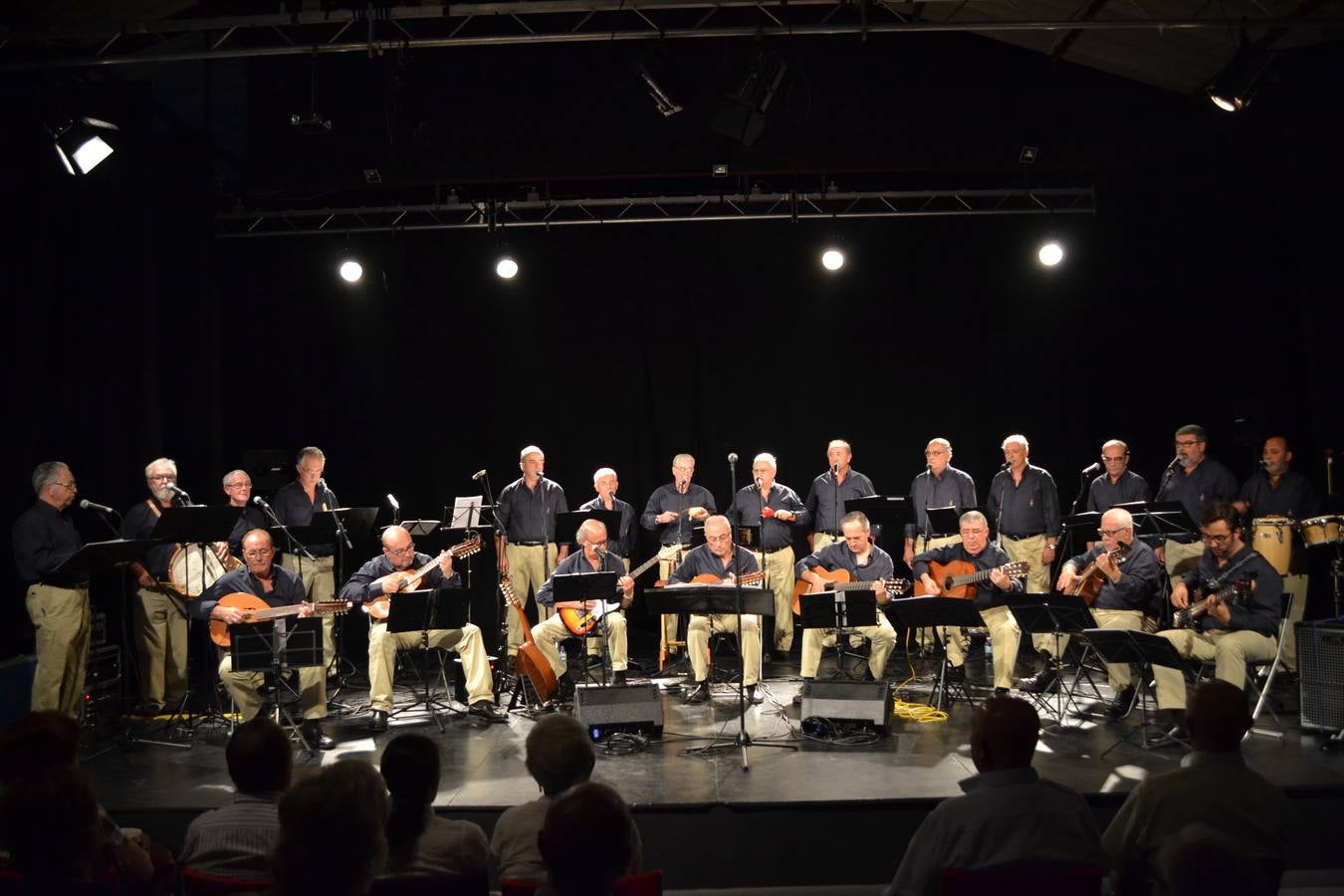 'Son de Los Santos' abre el otoño en la Sala Guirigai con un gran recital