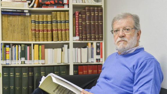 Ibarra: "El secretario general divide el mundo en dos: de una parte él, y de otra los afiliados"