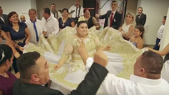La boda gitana bañada en oro que arrasa en la red