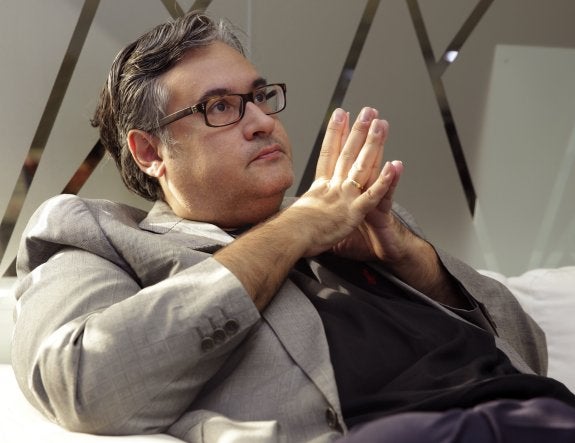 «Soy un apestado, un escritor molesto y muy denostado, gracias a Dios»