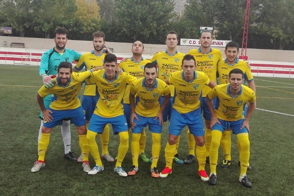 La primera derrota del Villafranca contra el San Serván (2-0) le aleja de la cabeza de la tabla