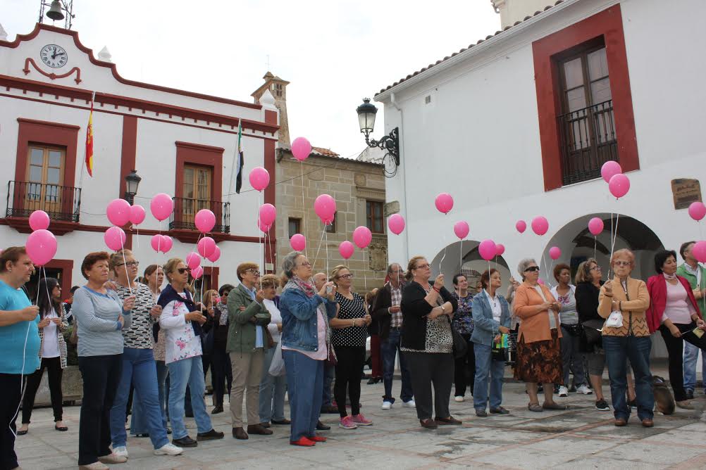Primer acto público de sensibilización con el cáncer de mama