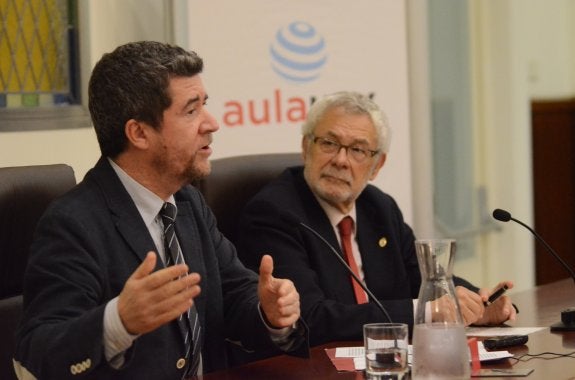 Carlos Santos intervino ayer en Aula HOY