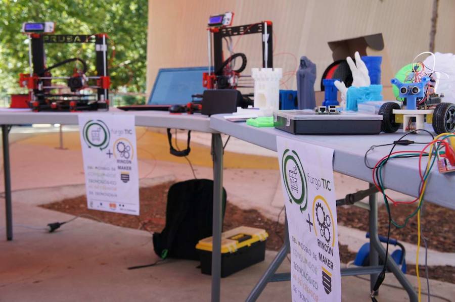 La FurgoTic hará parada en el Espacio de Creación Joven de Arroyo de la Luz