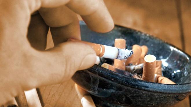 El SES implantará un programa de intervención sobre el tabaquismo en pacientes ingresados