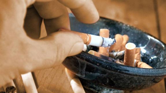 El SES implantará un programa de intervención sobre el tabaquismo en pacientes ingresados
