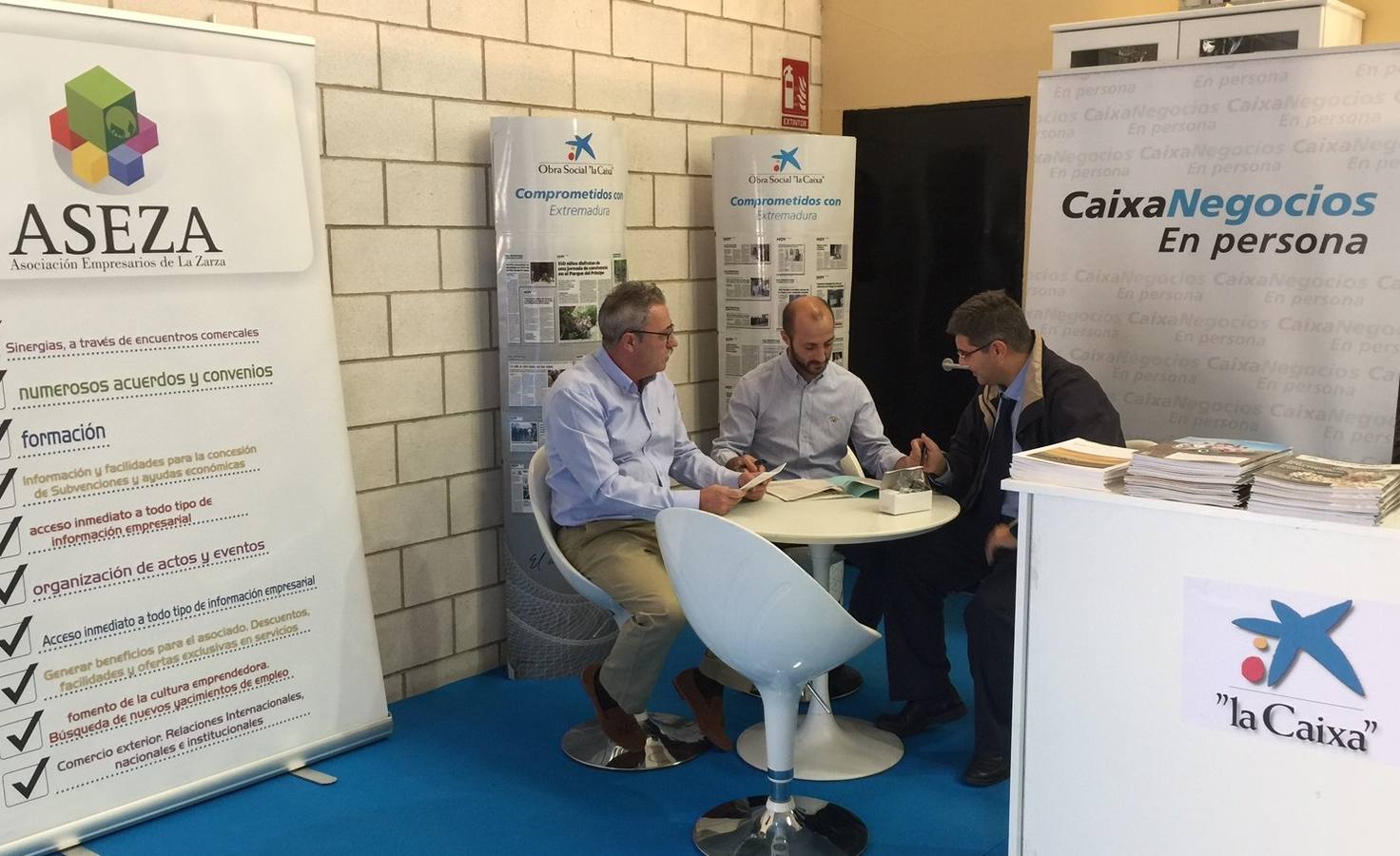 La Caixa firma un convenio de colaboración con los empresarios