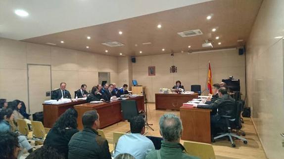 "Ojalá hubiera muerto yo", dice el conductor del bus del accidente de Castuera