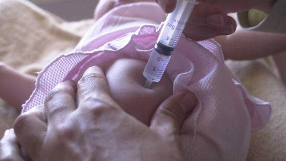 El SES elimina las dosis de refuerzo de las vacunas previstas a los seis meses de vida