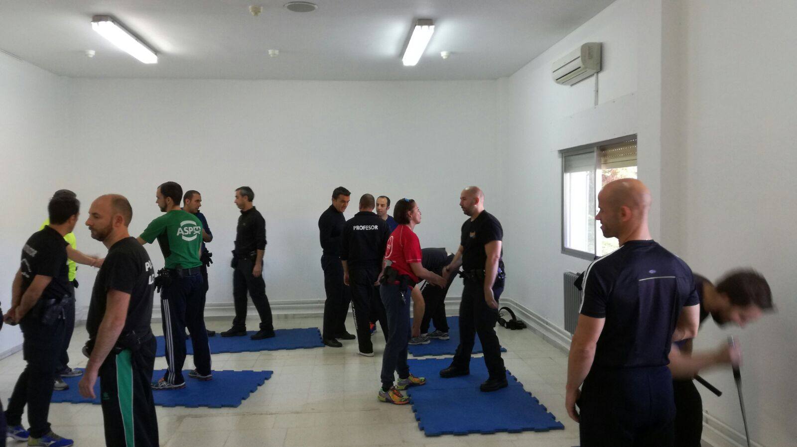 Curso de técnicas de detención e intervención para policías locales