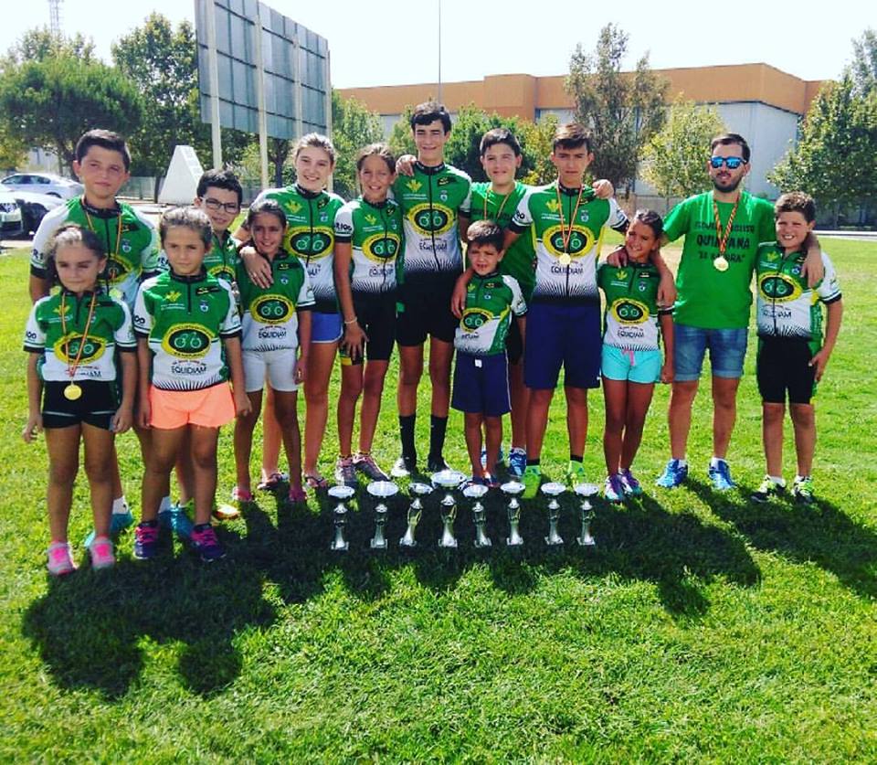 Dieciséis ciclistas del club 'Quintana es Natural' premiados por la Federación Extremeña de Ciclismo
