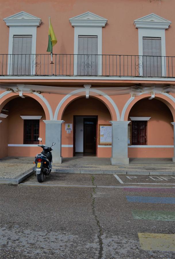 El Ayuntamiento crea una plaza de cobrador para el mercado municipal