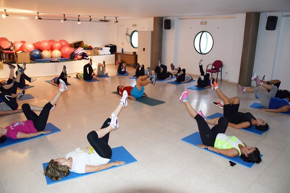 Unos 400 vecinos y vecinas realizan actividad física y deportiva en Campanario