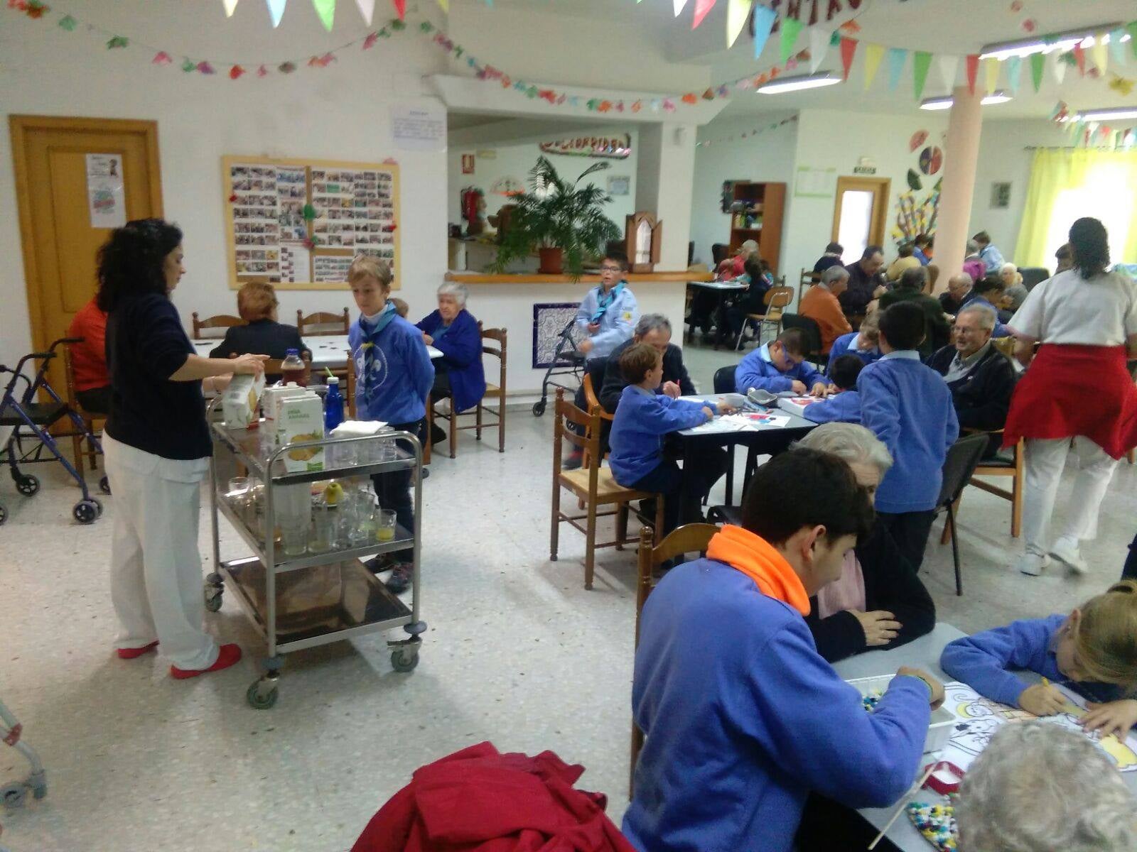 Los Scouts acampan en el Centro de Día