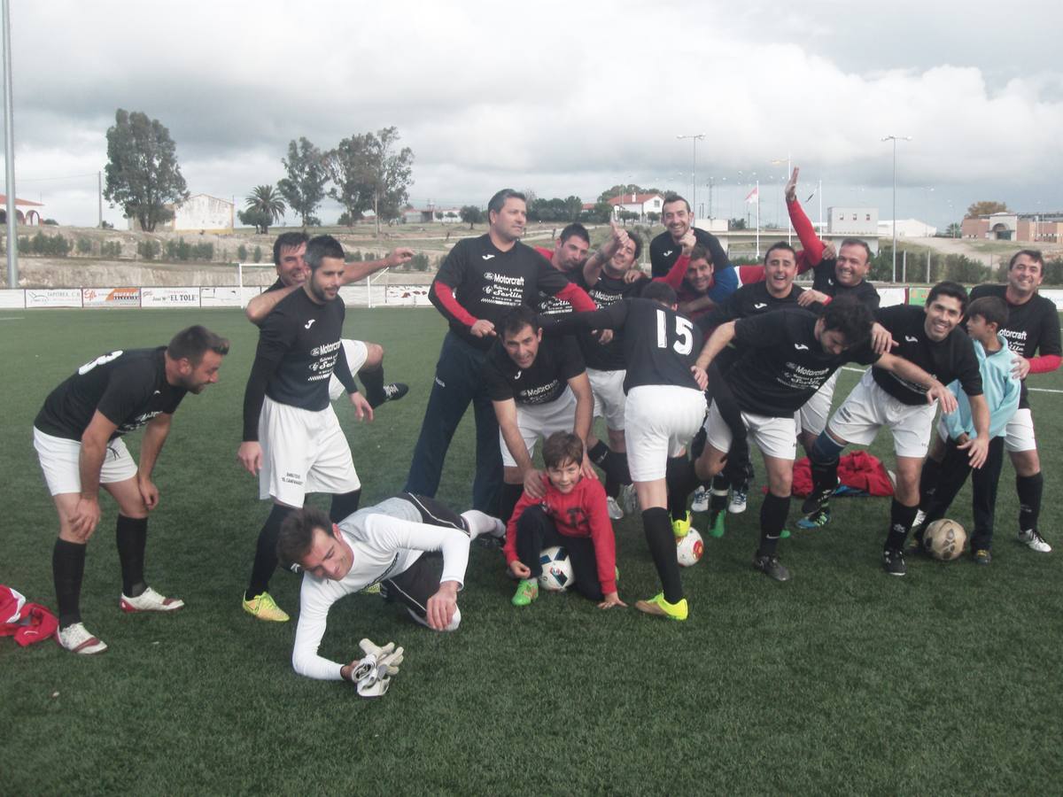El Campanario Atlético brinda su 'Mannequin Challenge' antes de golear al Siberia Sur (9-3)