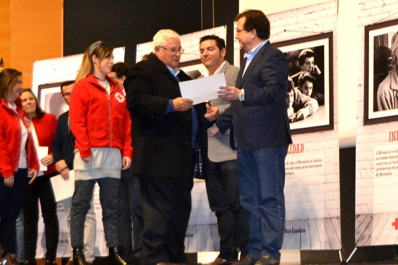 Simón Gutiérrez Barba recibe reconocimiento de Cruz Roja Extremadura por su dedicación como voluntario