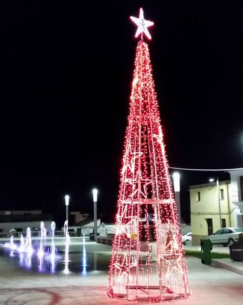 Con el encendido del alumbrado navideño se abre el programa festivo de Navidad en la localidad