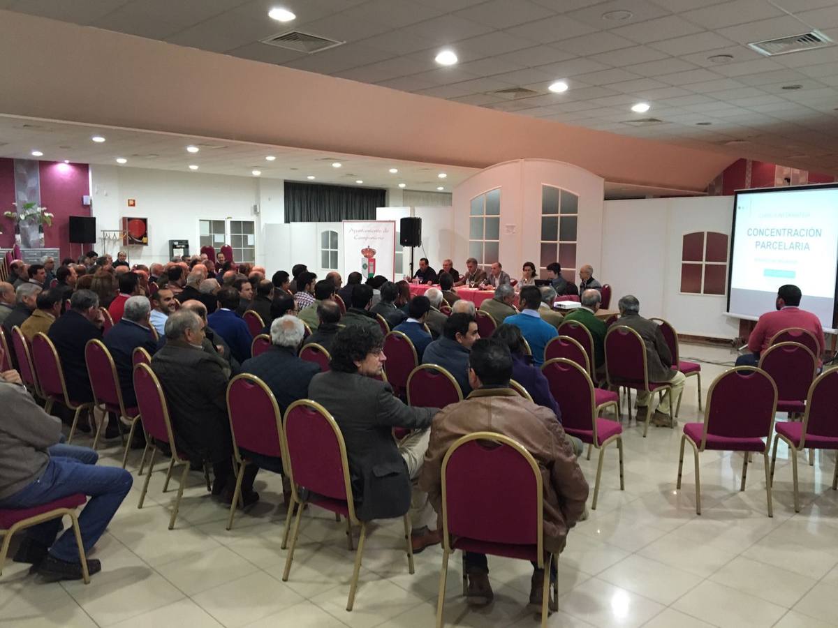 Cerca de 150 propietarios acuden a la reunión sobre la concentración parcelaria
