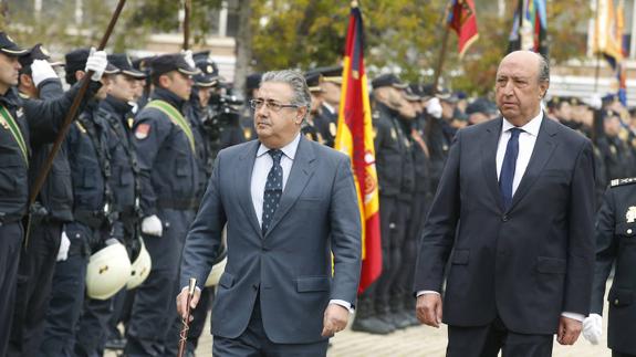 López Iglesias promete diálogo en su toma de posesión como director de la Policía Nacional