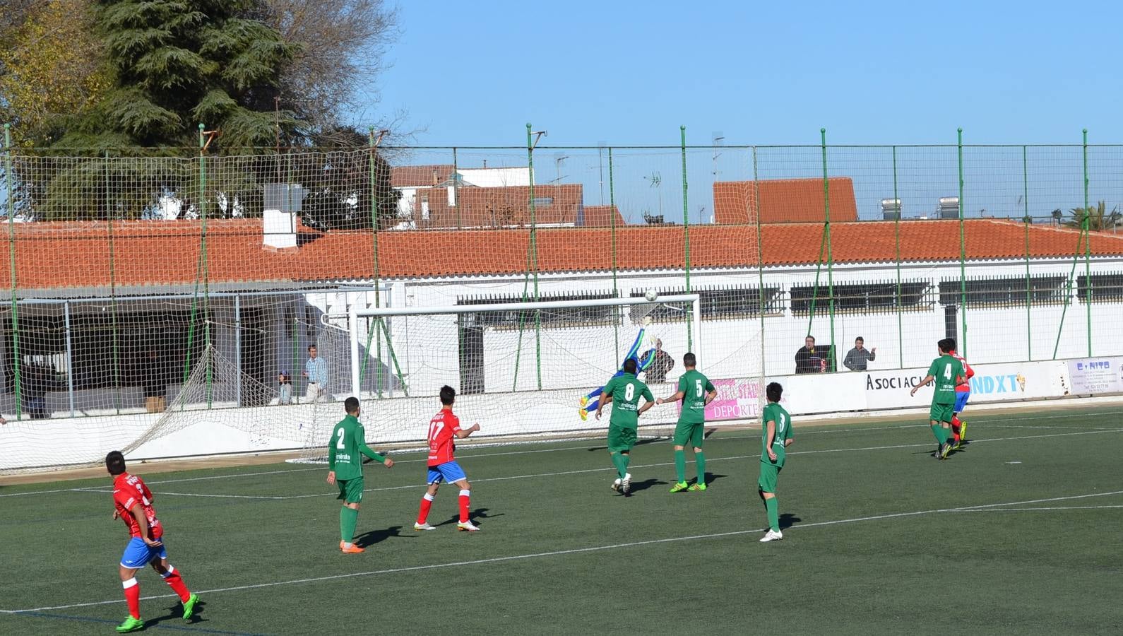 La Estrella consigue tres puntos que son de oro para soñar en la permanencia