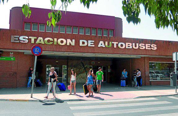 Los jóvenes podrán tramitar la Tarjeta de Transporte Subvencionado en la Universidad Popular