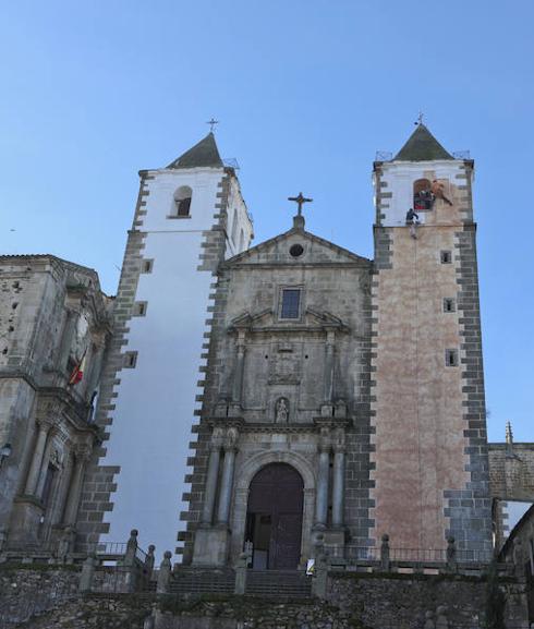 Vuelven a pintar La Preciosa Sangre tras el rodaje