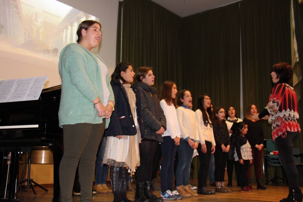 Los alumnos de la Escuela de Música celebran la Navidad con un concierto