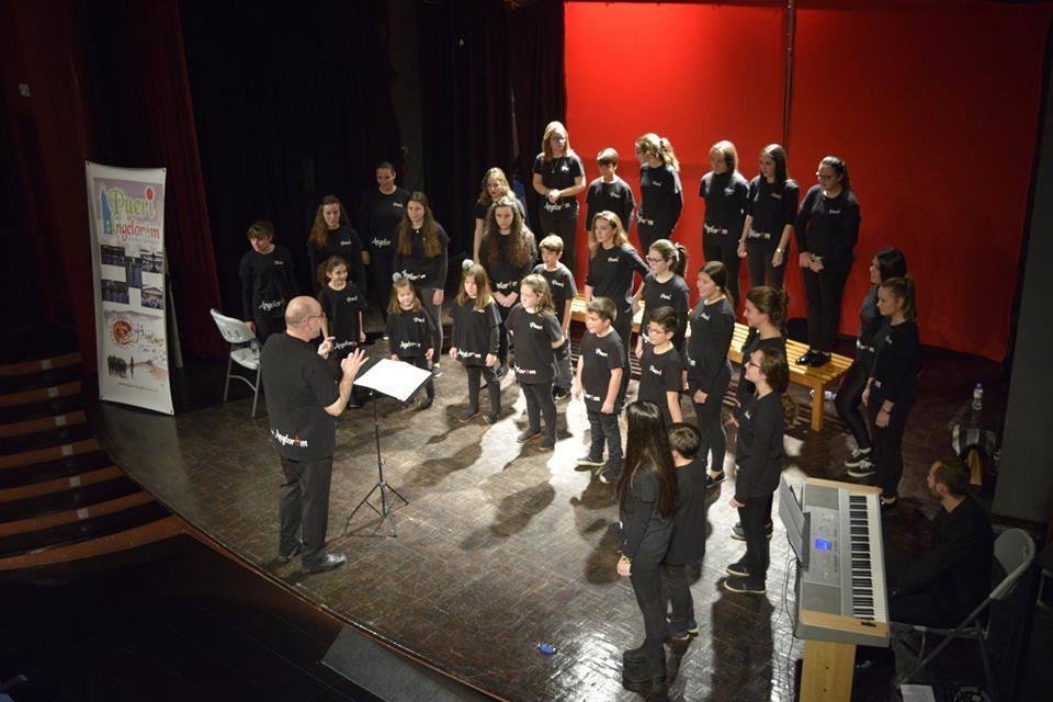 Pueri Angelorum cierra sus actuaciones en el convento de las Clarisas de Campanario
