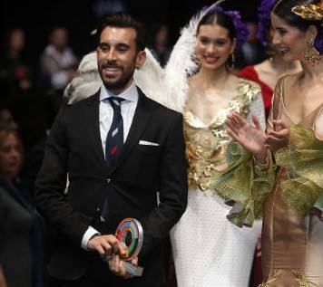Personajes de 2016: Un diseñador con mucho futuro que conquistó la pasarela de moda flamenca