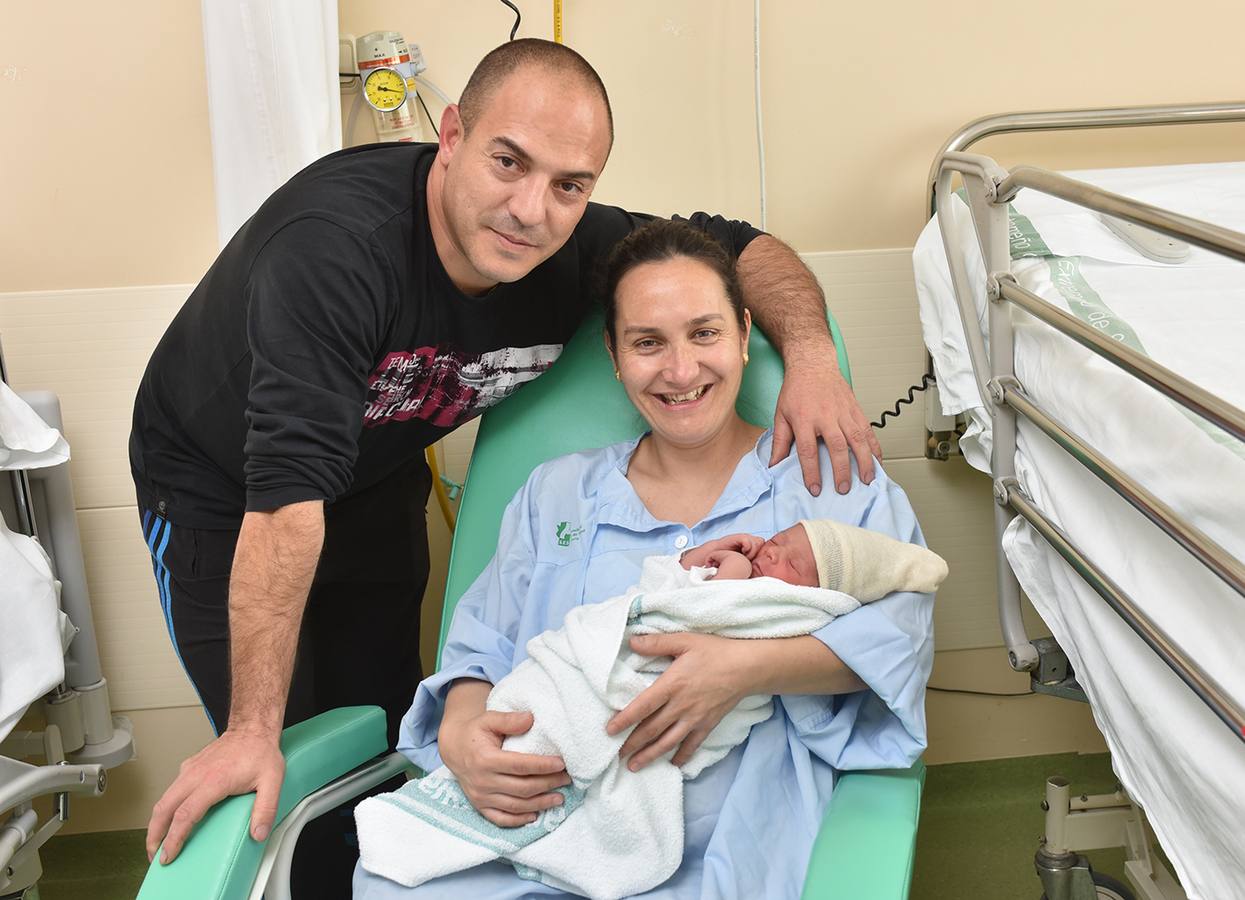 Carlos Román primer bebé nacido en 2017 en el hospital ‘Ciudad de Coria’