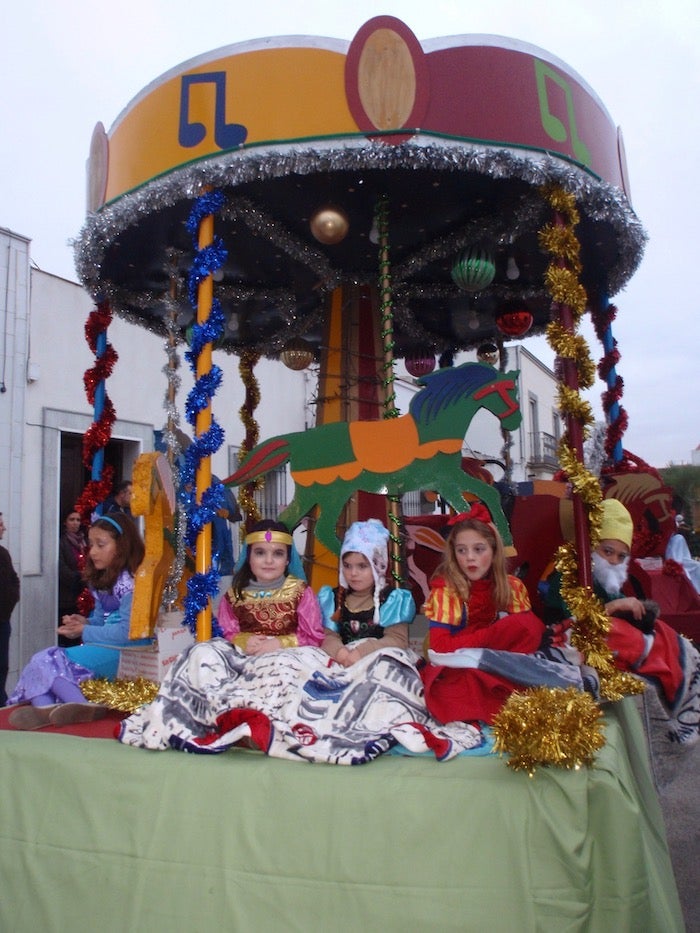 Once carrozas desfilan desde esta tarde por las calles de Villafranca