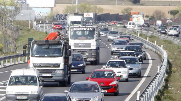Fomento quiere un carril bus-VAO en la autovía de Extremadura en sus accesos a Madrid