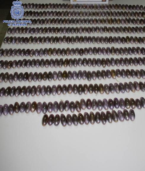 Detenidos dos hombres con 4 kilos y medio de hachís ocultos en un vehículo