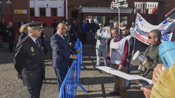 López Iglesias vuelve a Badajoz para la toma de posesión de dos nuevos comisarios