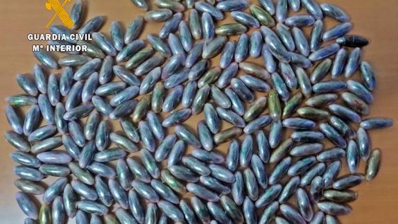 Detienen a dos hombres con más de dos kilos y medio de hachís