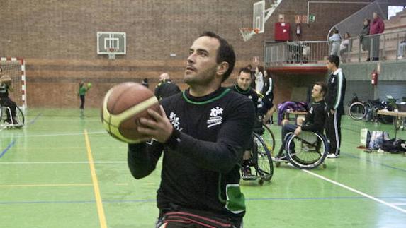 José Cano dimite como director deportivo del Mideba y seguirá como jugador